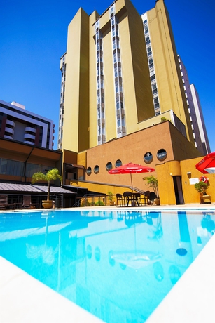 Imagen de la piscina del Hotel Plaza Inn Master. Foto 16