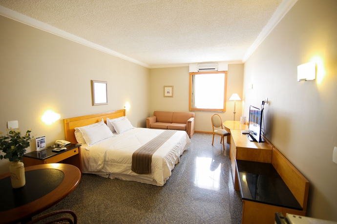 Imagen de la habitación del Hotel Plaza Inn Master. Foto 6