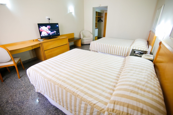 Imagen de la habitación del Hotel Plaza Inn Master. Foto 8