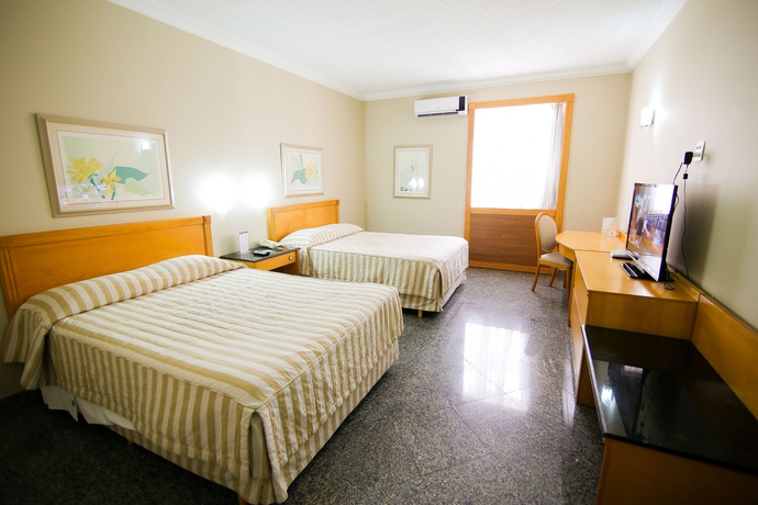 Imagen de la habitación del Hotel Plaza Inn Master. Foto 9