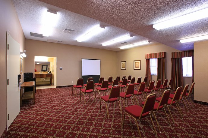 Imagen de los interiores del Hotel Plaza Inn, Midland . Foto 17