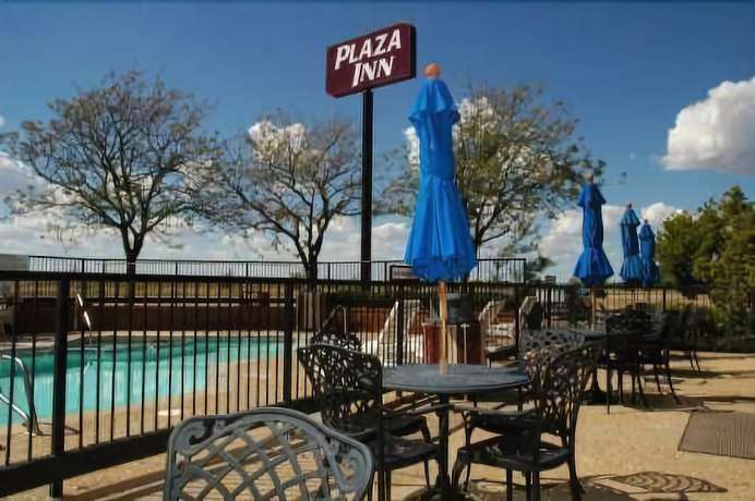 Imagen de la piscina del Hotel Plaza Inn, Midland . Foto 19