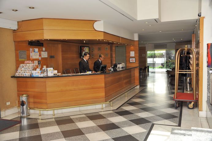 Imagen de los interiores del Hotel Plaza Inn Small Town Flat. Foto 16