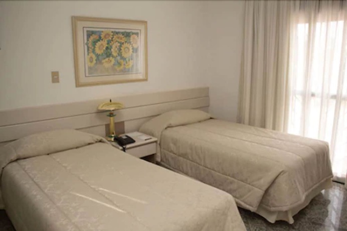 Imagen de la habitación del Hotel Plaza Inn Small Town Flat. Foto 11