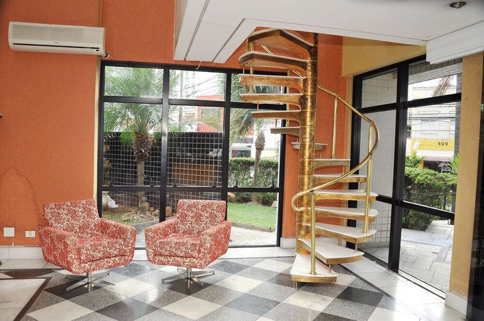 Imagen de los interiores del Hotel Plaza Inn Small Town Flat. Foto 19