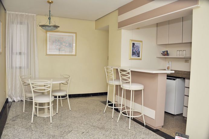 Imagen de la habitación del Hotel Plaza Inn Small Town Flat. Foto 15