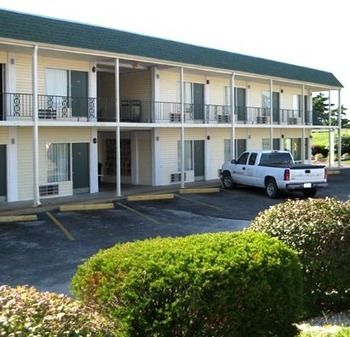 Imagen de la habitación del Hotel Plaza Inn Springfield. Foto 2