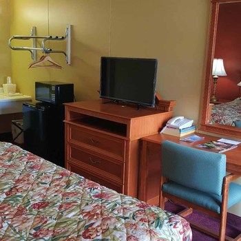 Imagen de la habitación del Hotel Plaza Inn Springfield. Foto 11