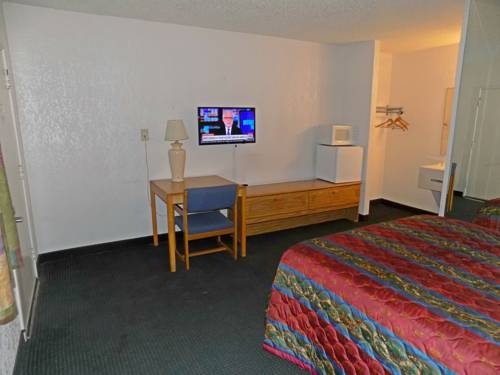 Imagen de la habitación del Hotel Plaza Inn, Topeka. Foto 5