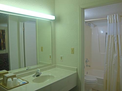 Imagen de la habitación del Hotel Plaza Inn, Topeka. Foto 7
