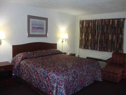 Imagen de la habitación del Hotel Plaza Inn, Topeka. Foto 8