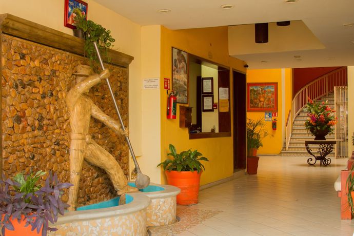 Imagen de los interiores del Hotel Plaza Jard&iacute;n. Foto 19