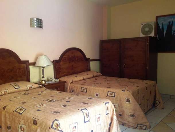 Imagen de la habitación del Hotel Plaza Jard&iacute;n. Foto 7