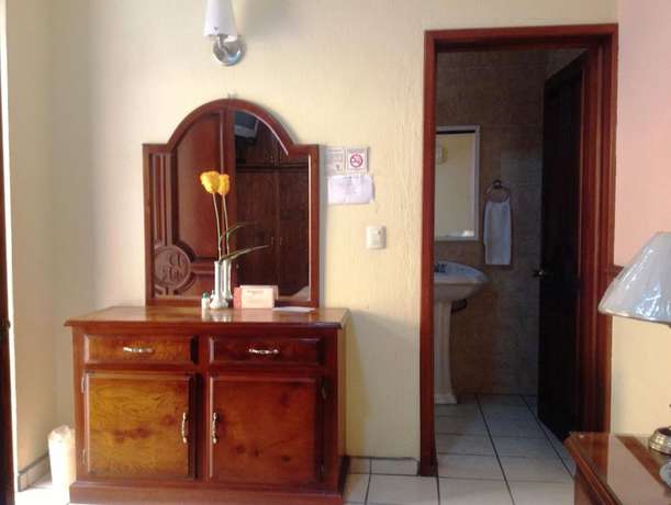 Imagen de la habitación del Hotel Plaza Jard&iacute;n. Foto 10