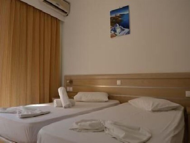 Imagen de la habitación del Hotel Plaza, K&aacute;limnos. Foto 3