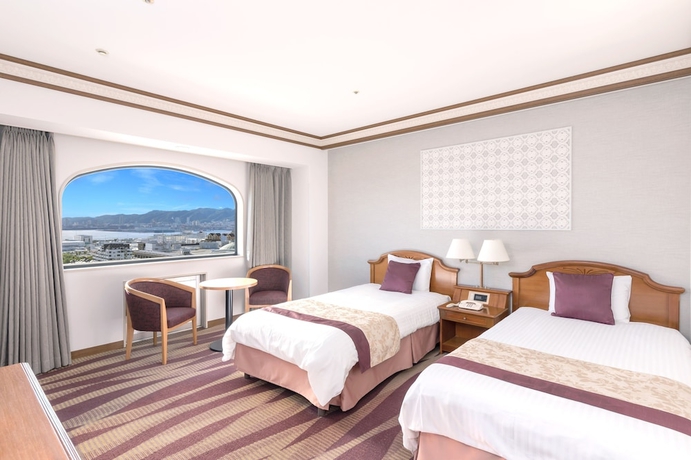 Imagen de la habitación del Hotel Plaza Kobe. Foto 7