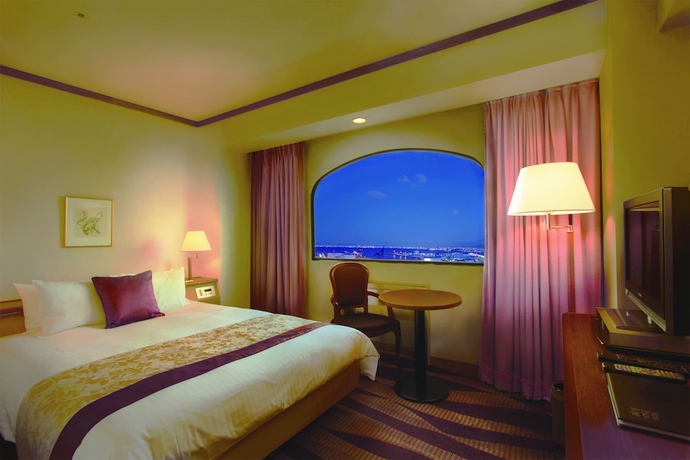 Imagen de la habitación del Hotel Plaza Kobe. Foto 10