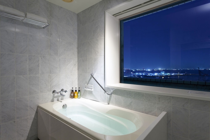 Imagen de la habitación del Hotel Plaza Kobe. Foto 14