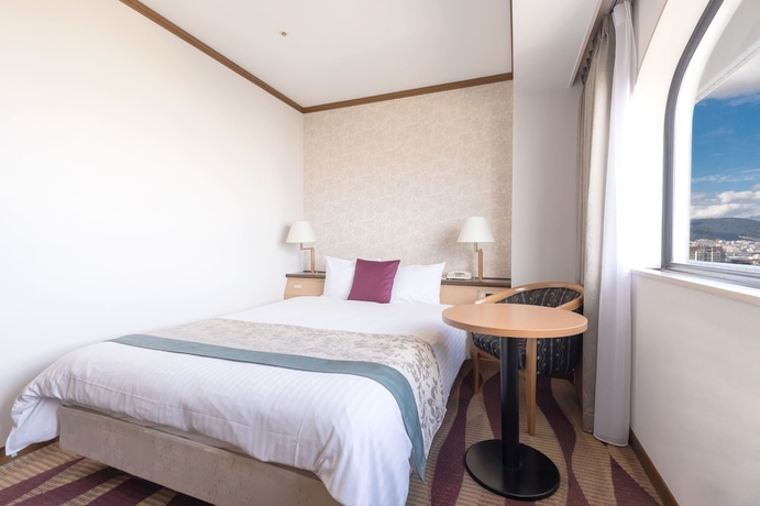 Imagen de la habitación del Hotel Plaza Kobe. Foto 16