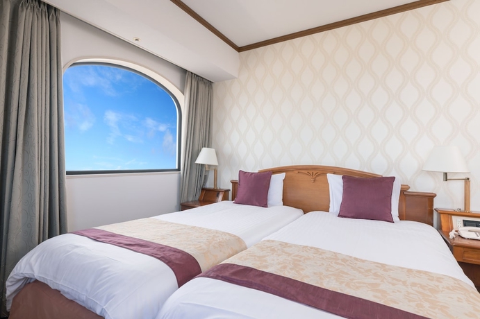 Imagen de la habitación del Hotel Plaza Kobe. Foto 17