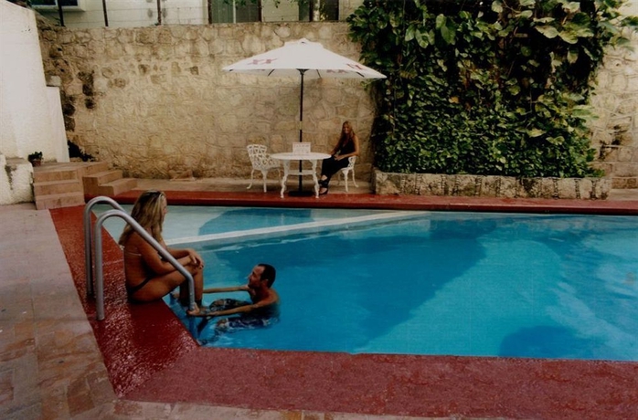 Imagen de la piscina del Hotel Plaza Kokai Cancún. Foto 3