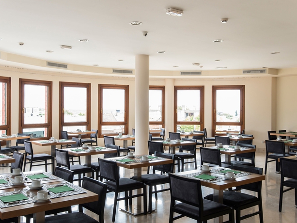 Imagen del bar/restaurante del Hotel Plaza Las Matas. Foto 3