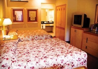 Imagen de la habitación del Hotel Plaza Las Quintas. Foto 6