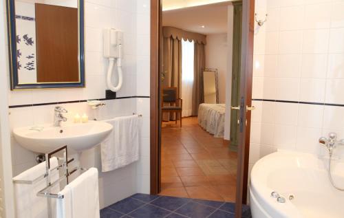 Imagen general del Hotel Plaza, Lido degli Estensi. Foto 1