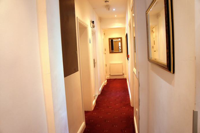 Imagen de los interiores del Hotel Plaza London. Foto 12