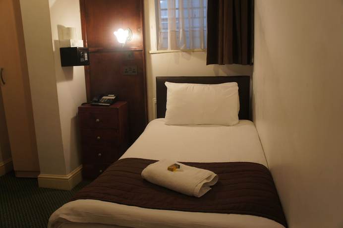 Imagen de la habitación del Hotel Plaza London. Foto 9