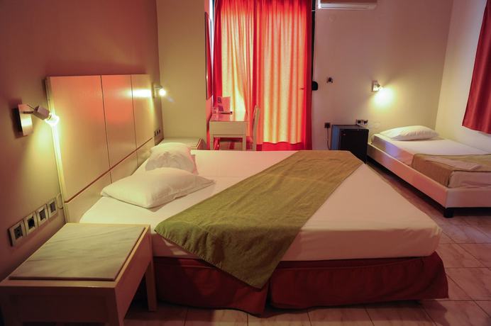 Imagen de la habitación del Hotel Plaza, Loutraki. Foto 3