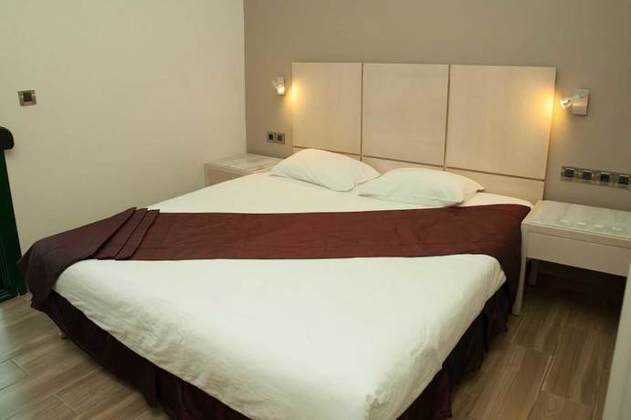 Imagen de la habitación del Hotel Plaza, Loutraki. Foto 6