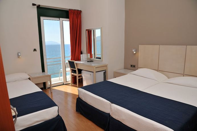 Imagen de la habitación del Hotel Plaza, Loutraki. Foto 7