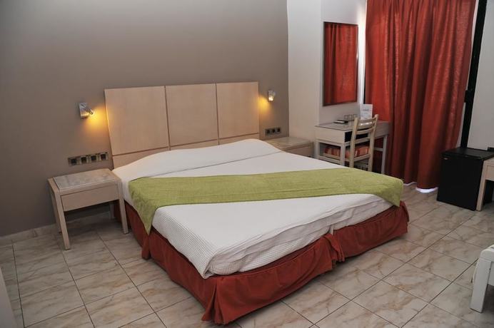 Imagen de la habitación del Hotel Plaza, Loutraki. Foto 12