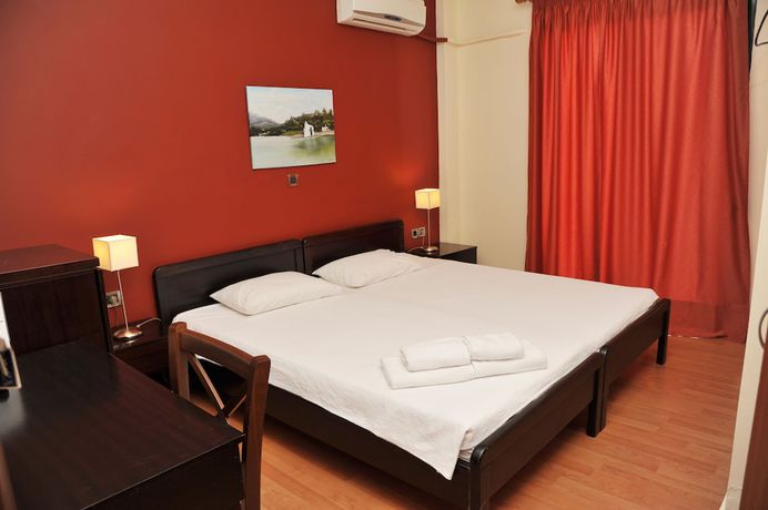 Imagen de la habitación del Hotel Plaza, Loutraki. Foto 14