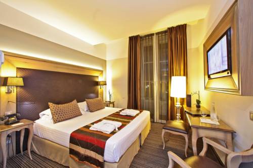 Imagen de la habitación del Hotel Plaza Madeleine and Spa. Foto 11