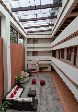 Imagen de los interiores del Hotel Plaza Magnolias Suites. Foto 17