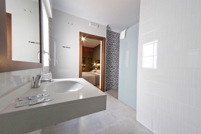 Imagen de la habitación del Hotel Plaza Manjon. Foto 7