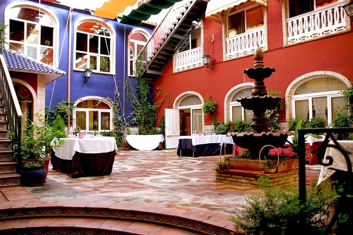 Imagen de los interiores del Hotel Plaza Manjon. Foto 10