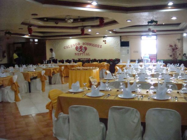 Imagen de los interiores del Hotel Plaza Maria Luisa Suites Inn. Foto 4