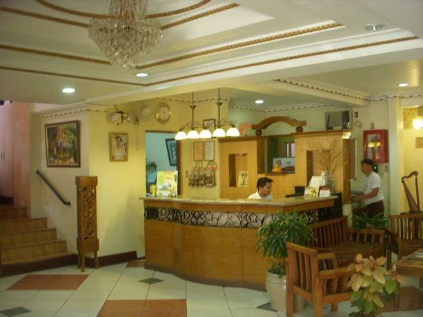 Imagen de los interiores del Hotel Plaza Maria Luisa Suites Inn. Foto 13