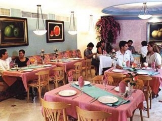 Imagen del bar/restaurante del Hotel Plaza Marina Mazatl&aacute;n. Foto 3