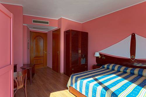 Imagen de la habitación del Hotel Plaza, Mola. Foto 11