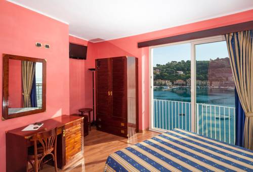 Imagen de la habitación del Hotel Plaza, Mola. Foto 13