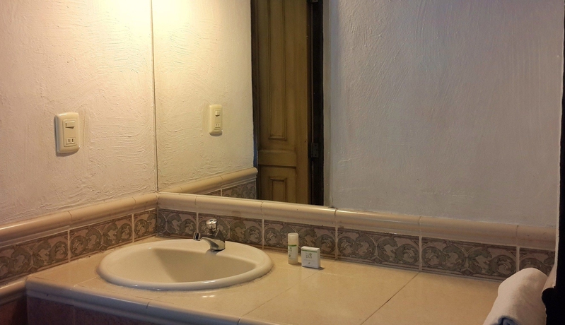 Imagen de la habitación del Hotel Plaza Morelia. Foto 14