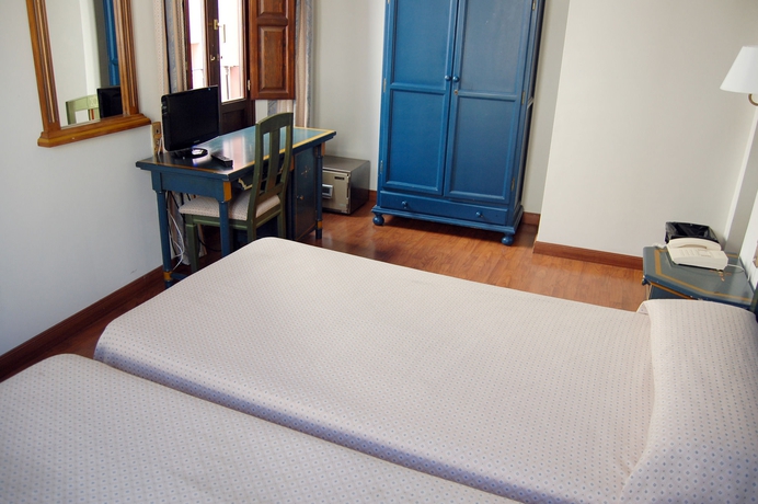 Imagen de la habitación del Hotel Plaza Nueva, Granada. Foto 2