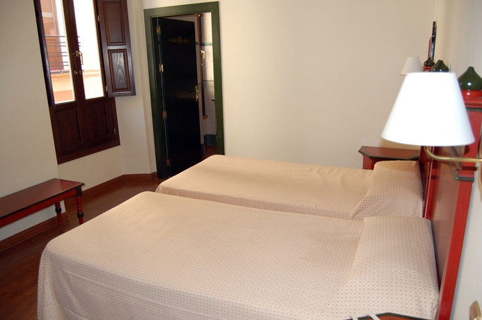 Imagen de la habitación del Hotel Plaza Nueva, Granada. Foto 5
