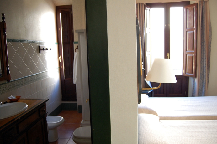 Imagen de la habitación del Hotel Plaza Nueva, Granada. Foto 6