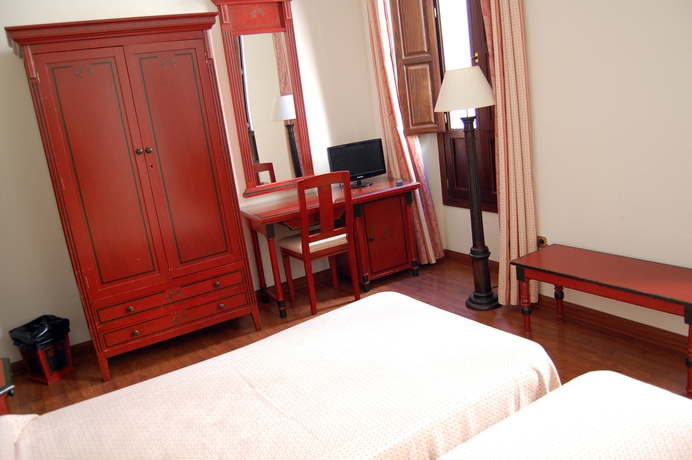 Imagen de la habitación del Hotel Plaza Nueva, Granada. Foto 8
