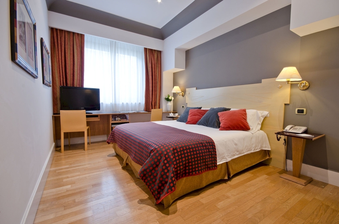 Imagen de la habitación del Hotel Plaza Opera. Foto 13